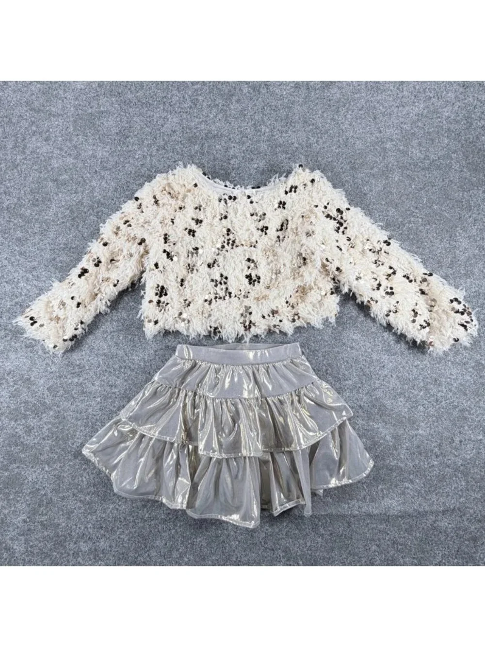 Peek Curious Fuzzy Sweater Skirt Set Girls 4/5 Ivory & Gray Sequins‎ Detail Y2K